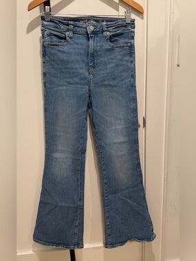 AMERICAN EAGLE Super Hi-Rise Flare Jeans 8 Regular